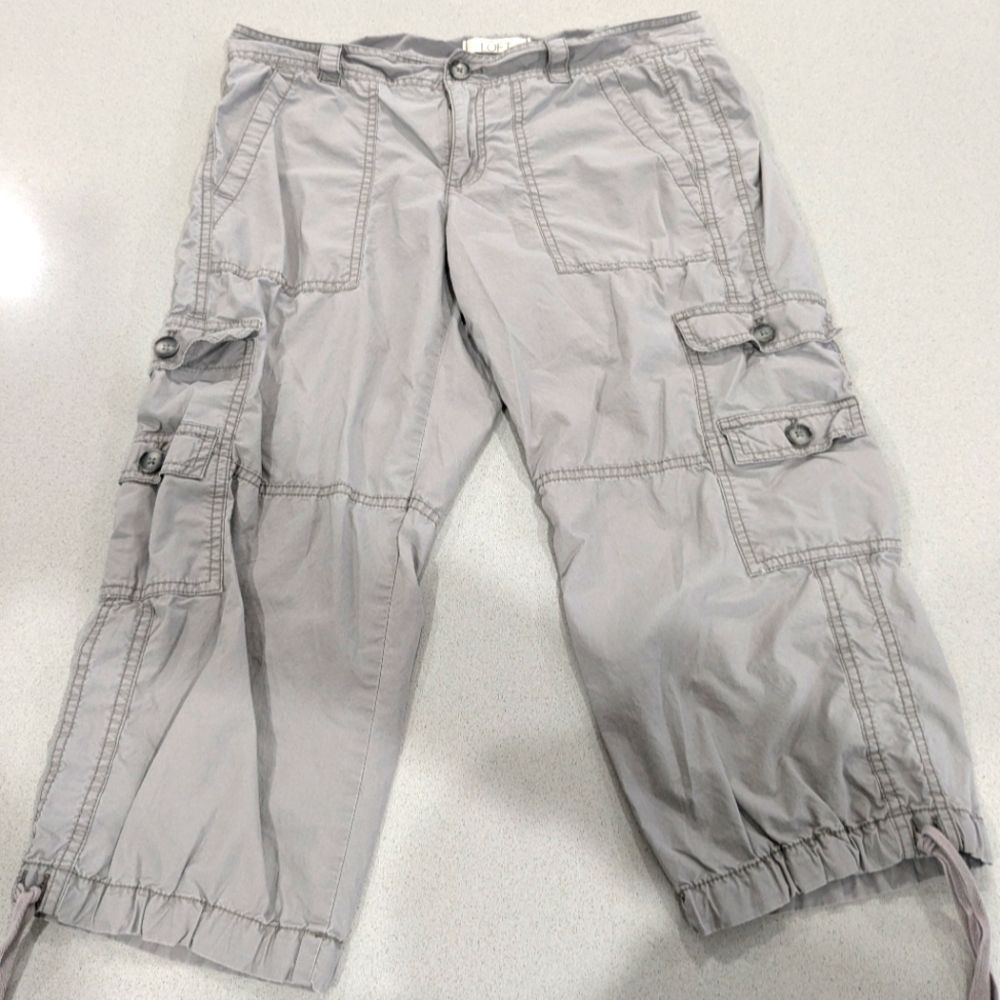 Loft Gray Cropped Capri Cargo Pants Size 6 EUC